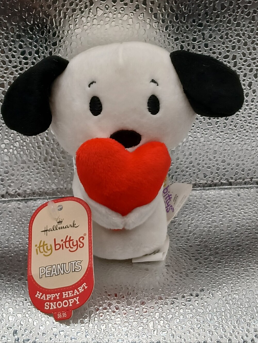 Hallmark Itty Bittys Valentines Snoopy with a Heart plush stuffed animal toy